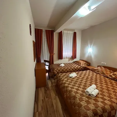 Pansion Kata krevet i doručak 3*